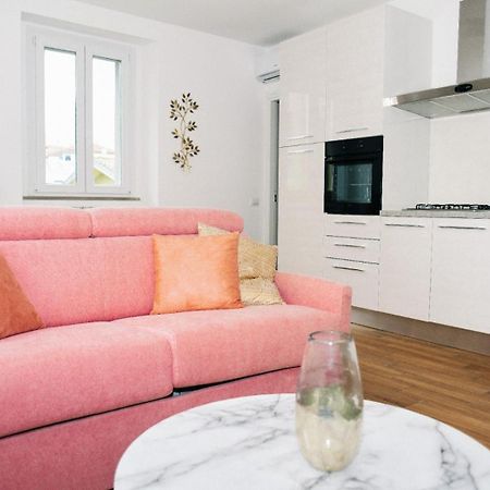Lora Diamond Suite ,Free Parking, Self Check In,3 Côme Esterno foto