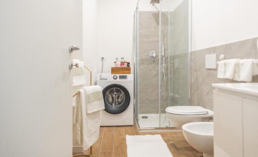 Lora Diamond Suite ,Free Parking, Self Check In,3 Côme Esterno foto