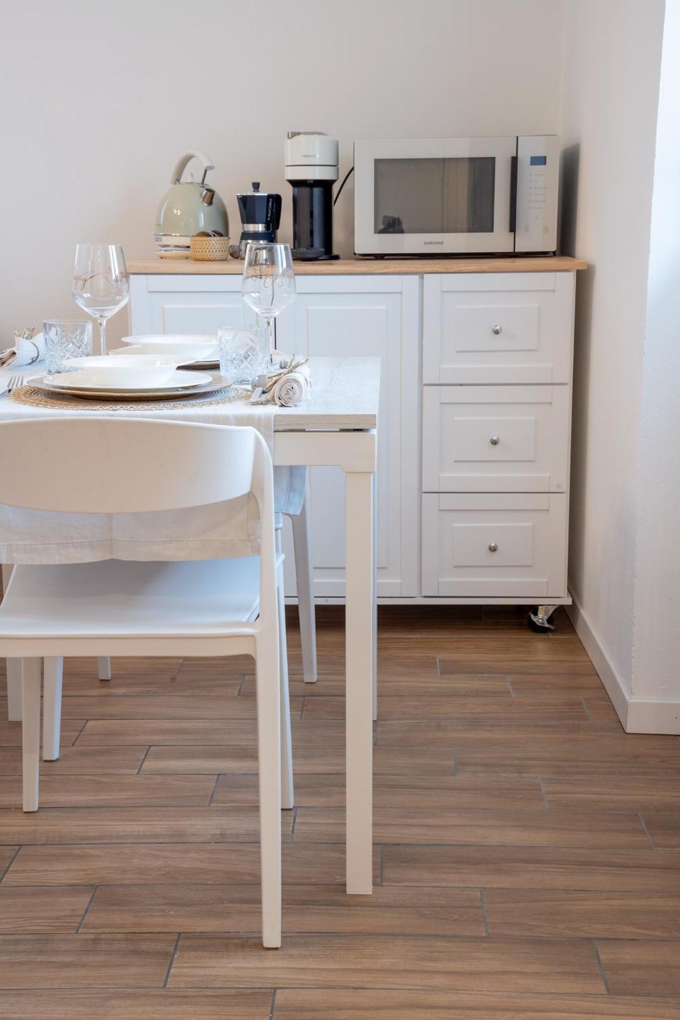 Lora Diamond Suite ,Free Parking, Self Check In,3 Côme Esterno foto