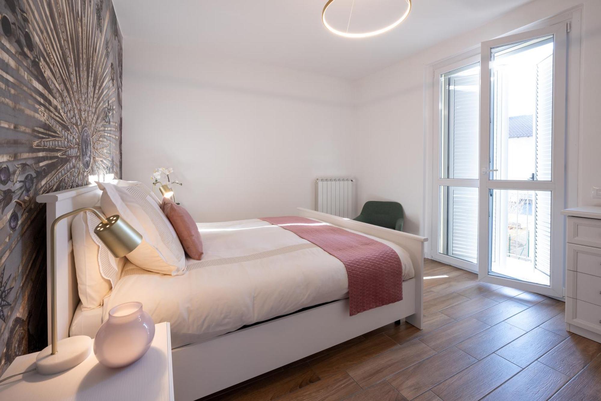 Lora Diamond Suite ,Free Parking, Self Check In,3 Côme Esterno foto