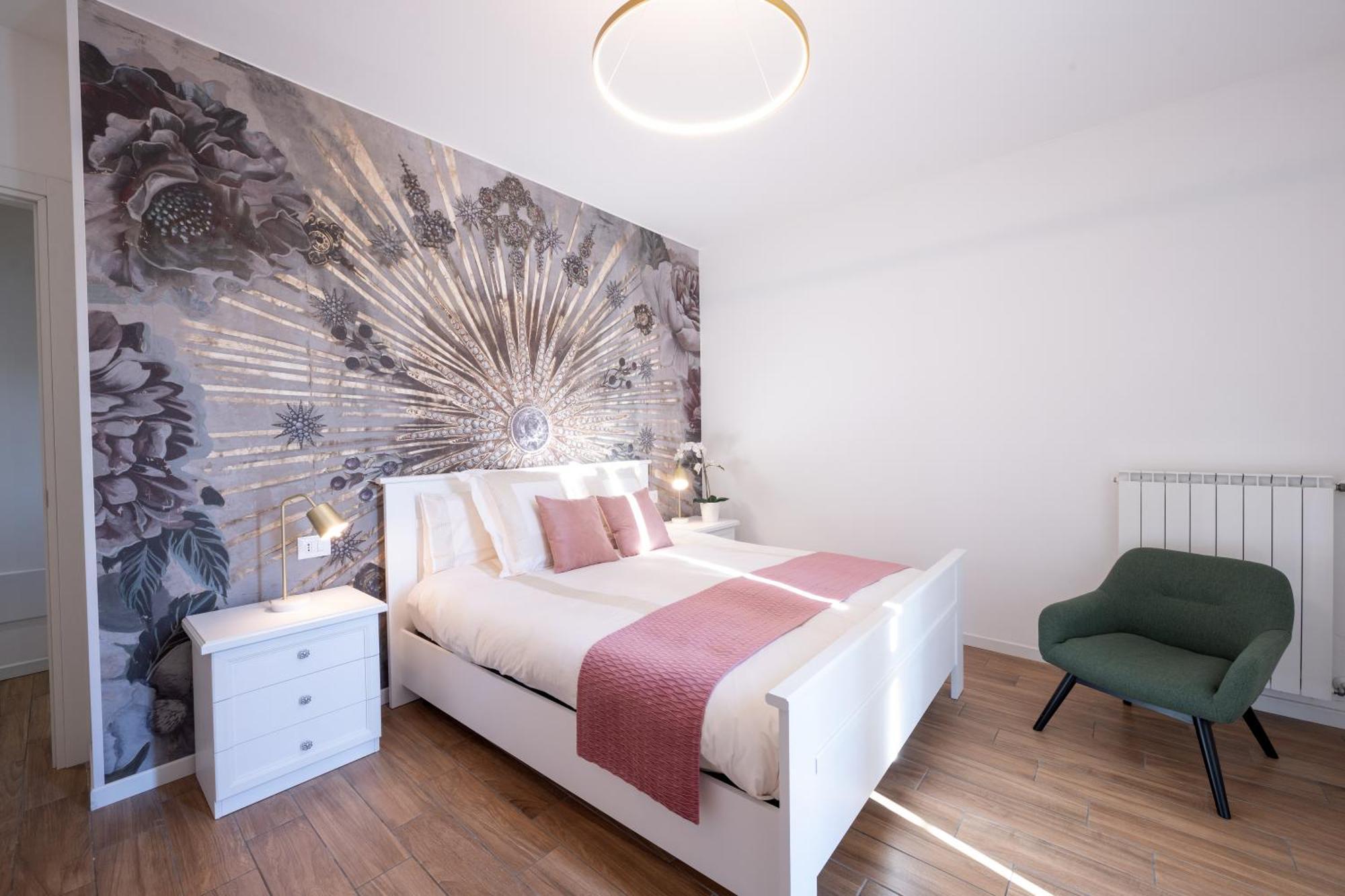 Lora Diamond Suite ,Free Parking, Self Check In,3 Côme Esterno foto