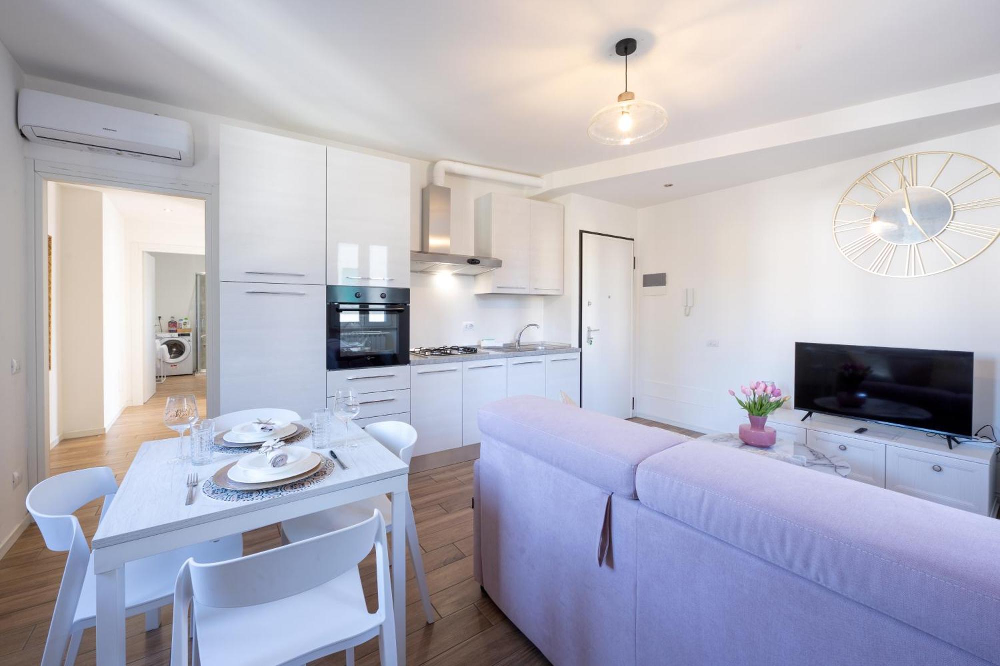 Lora Diamond Suite ,Free Parking, Self Check In,3 Côme Esterno foto