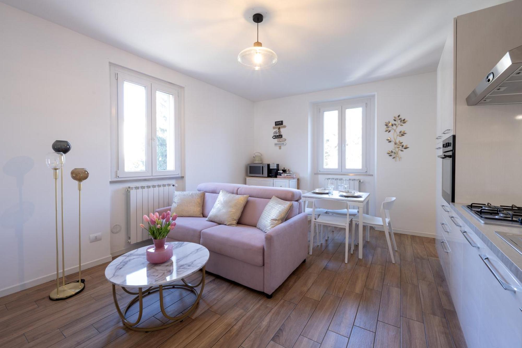 Lora Diamond Suite ,Free Parking, Self Check In,3 Côme Esterno foto