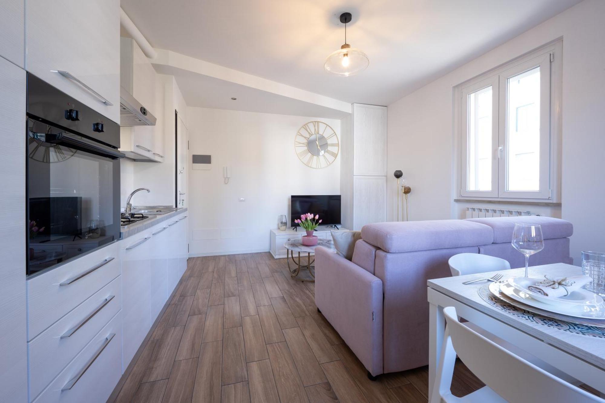 Lora Diamond Suite ,Free Parking, Self Check In,3 Côme Esterno foto